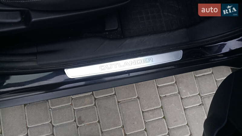 Позашляховик / Кросовер Mitsubishi Outlander XL 2008 в Чорноморську