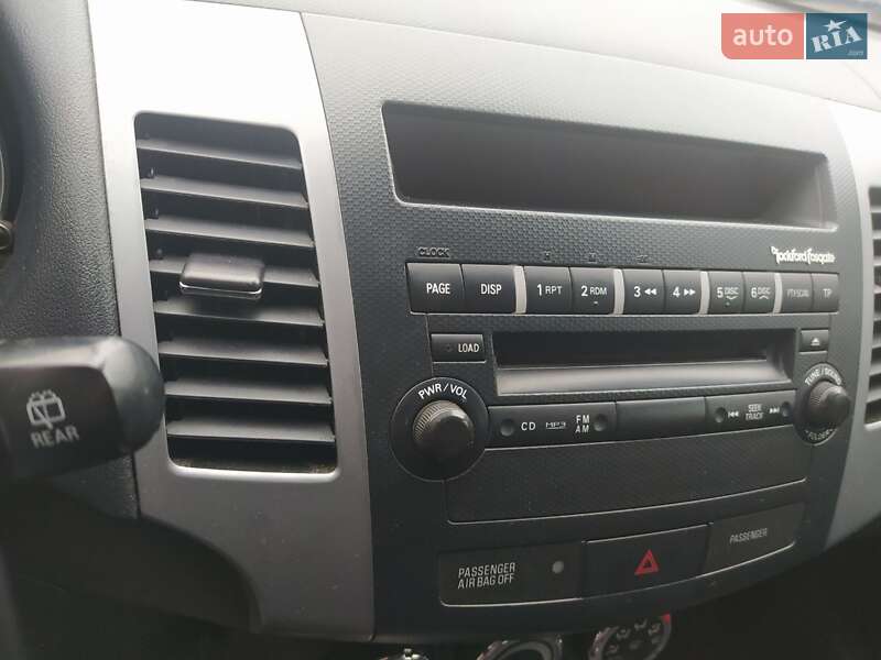 Внедорожник / Кроссовер Mitsubishi Outlander XL 2010 в Боярке