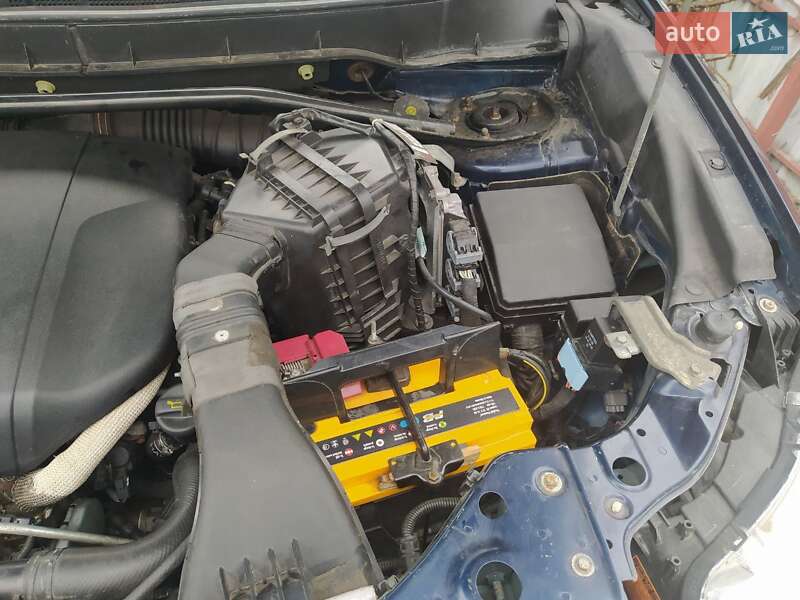 Внедорожник / Кроссовер Mitsubishi Outlander XL 2010 в Боярке