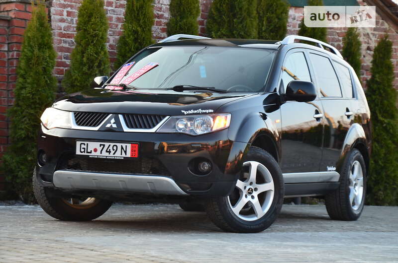 Mitsubishi Outlander XL I поколение рестайлинг