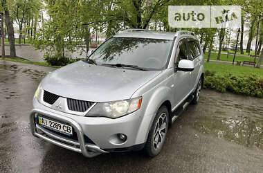 Позашляховик / Кросовер Mitsubishi Outlander XL 2008 в Броварах