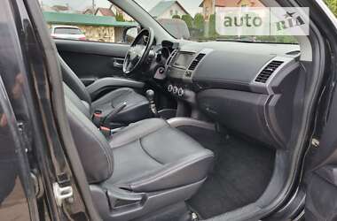 Позашляховик / Кросовер Mitsubishi Outlander XL 2010 в Бродах