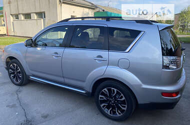 Позашляховик / Кросовер Mitsubishi Outlander XL 2011 в Дрогобичі