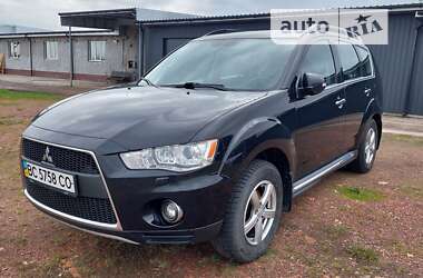 Внедорожник / Кроссовер Mitsubishi Outlander XL 2011 в Червонограде