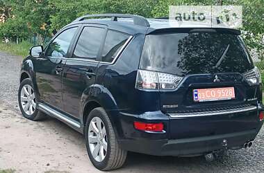 Внедорожник / Кроссовер Mitsubishi Outlander XL 2011 в Ковеле