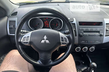 Позашляховик / Кросовер Mitsubishi Outlander XL 2008 в Радивиліві