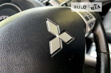 Внедорожник / Кроссовер Mitsubishi Outlander XL 2010 в Дрогобыче