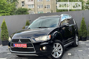 Позашляховик / Кросовер Mitsubishi Outlander XL 2010 в Дрогобичі