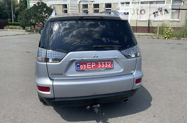 Позашляховик / Кросовер Mitsubishi Outlander XL 2010 в Харкові