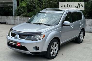 Позашляховик / Кросовер Mitsubishi Outlander XL 2008 в Києві