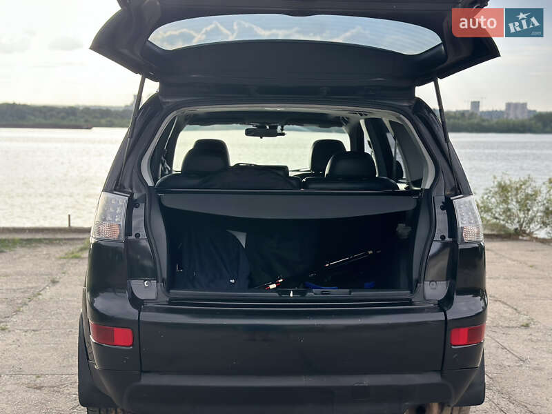 Внедорожник / Кроссовер Mitsubishi Outlander XL 2008 в Киеве