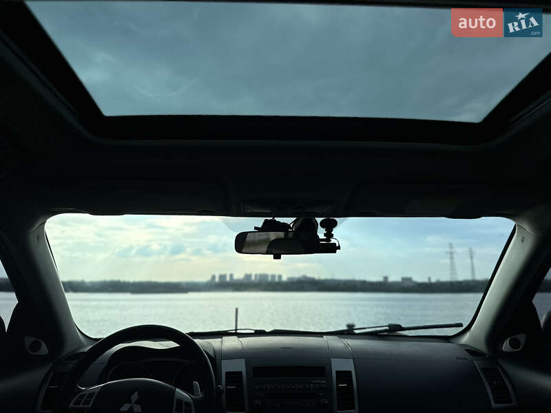 Внедорожник / Кроссовер Mitsubishi Outlander XL 2008 в Киеве
