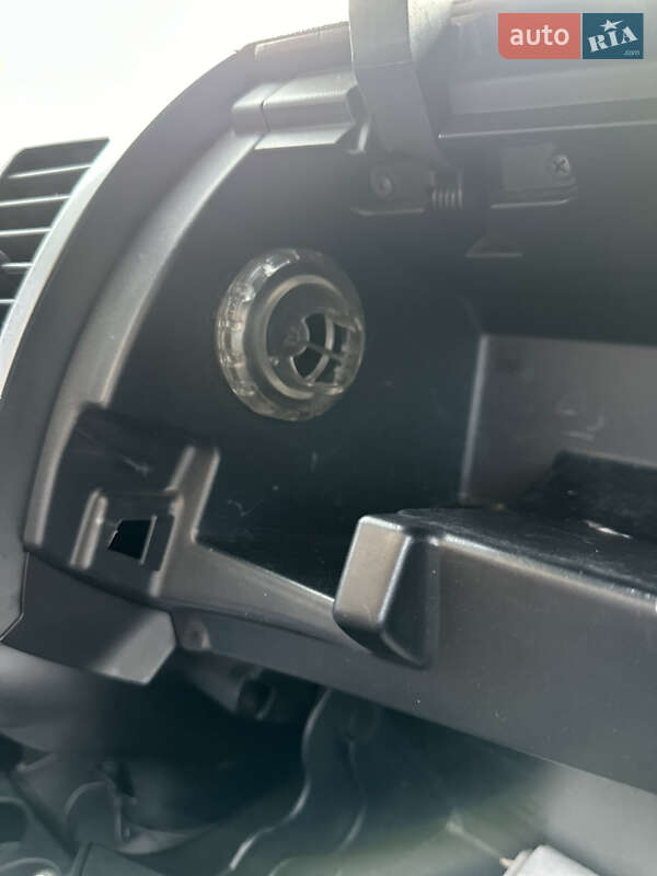 Внедорожник / Кроссовер Mitsubishi Outlander XL 2008 в Киеве