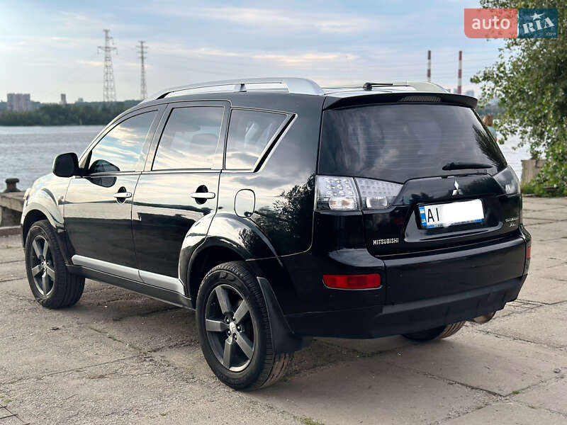 Внедорожник / Кроссовер Mitsubishi Outlander XL 2008 в Киеве