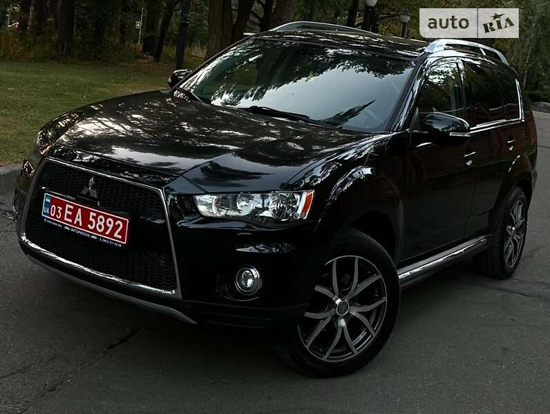 Внедорожник / Кроссовер Mitsubishi Outlander XL 2011 в Чернигове