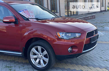 Внедорожник / Кроссовер Mitsubishi Outlander XL 2011 в Косове