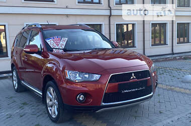 Внедорожник / Кроссовер Mitsubishi Outlander XL 2011 в Косове