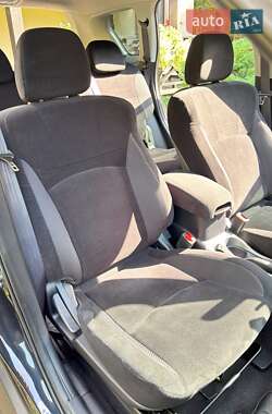Внедорожник / Кроссовер Mitsubishi Outlander XL 2010 в 