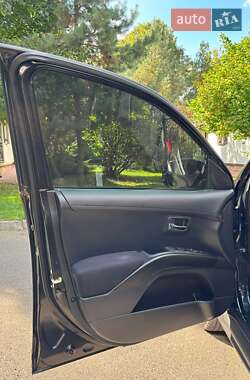 Внедорожник / Кроссовер Mitsubishi Outlander XL 2010 в 