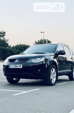 Позашляховик / Кросовер Mitsubishi Outlander XL 2008 в Києві