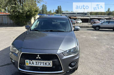 Позашляховик / Кросовер Mitsubishi Outlander XL 2011 в Запоріжжі