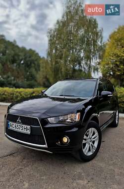 Позашляховик / Кросовер Mitsubishi Outlander XL 2010 в Ковелі