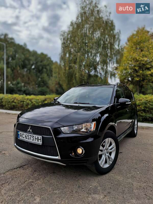 Внедорожник / Кроссовер Mitsubishi Outlander XL 2010 в Ковеле