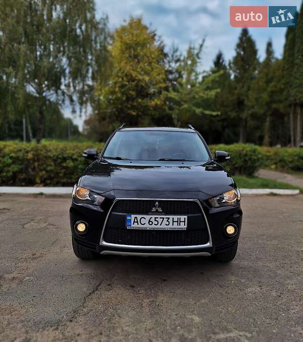 Внедорожник / Кроссовер Mitsubishi Outlander XL 2010 в Ковеле