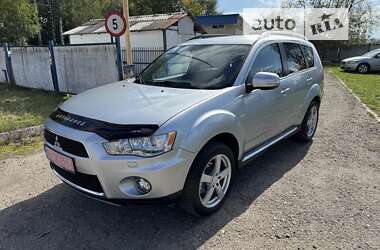 Позашляховик / Кросовер Mitsubishi Outlander XL 2012 в Калуші