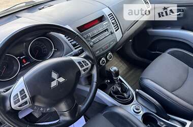 Позашляховик / Кросовер Mitsubishi Outlander XL 2012 в Калуші