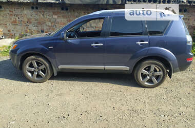 Позашляховик / Кросовер Mitsubishi Outlander XL 2008 в Києві