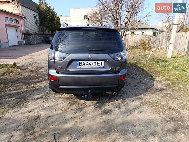 Позашляховик / Кросовер Mitsubishi Outlander XL 2008 в Кропивницькому