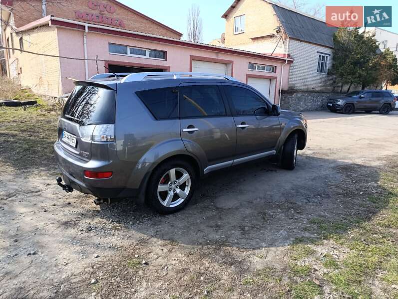 Позашляховик / Кросовер Mitsubishi Outlander XL 2008 в Кропивницькому