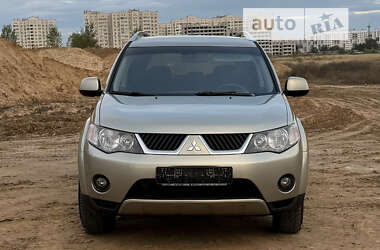 Позашляховик / Кросовер Mitsubishi Outlander XL 2009 в Києві