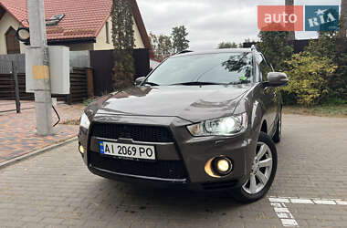 Позашляховик / Кросовер Mitsubishi Outlander XL 2010 в Києві