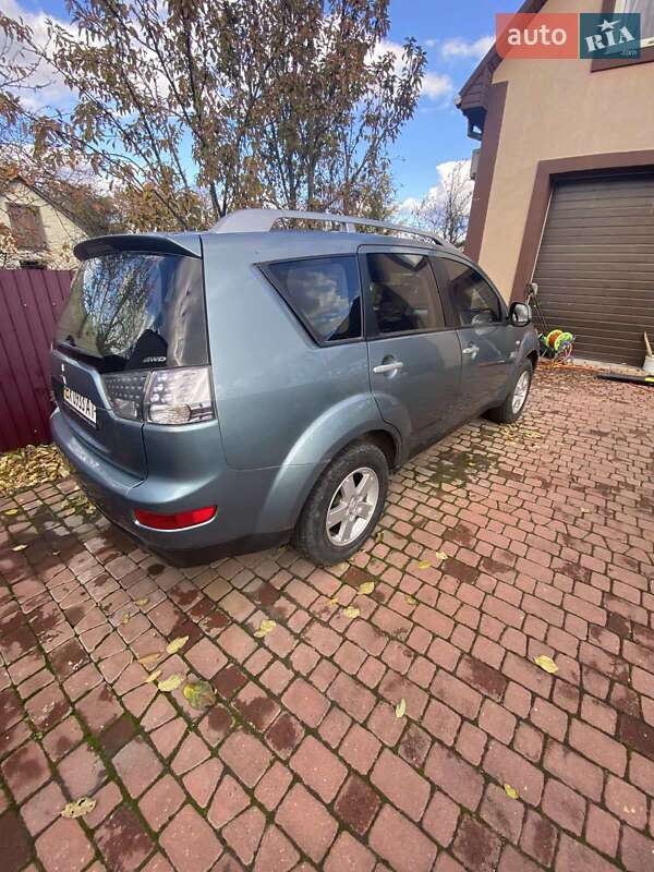 Внедорожник / Кроссовер Mitsubishi Outlander XL 2008 в Шепетовке