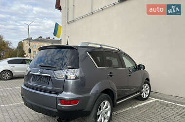 Позашляховик / Кросовер Mitsubishi Outlander XL 2011 в Дрогобичі