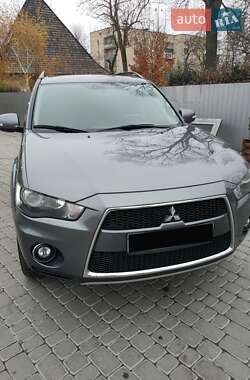 Внедорожник / Кроссовер Mitsubishi Outlander XL 2011 в Староконстантинове