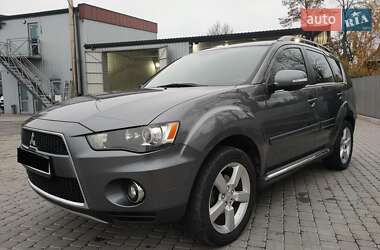 Внедорожник / Кроссовер Mitsubishi Outlander XL 2011 в Староконстантинове