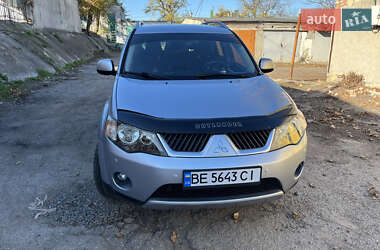 Позашляховик / Кросовер Mitsubishi Outlander XL 2009 в Миколаєві