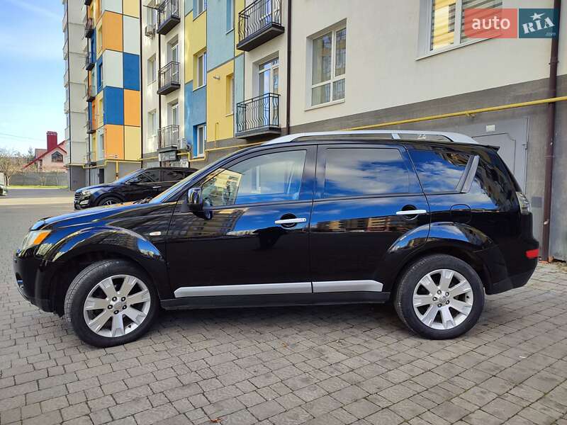 Позашляховик / Кросовер Mitsubishi Outlander XL 2008 в Івано-Франківську