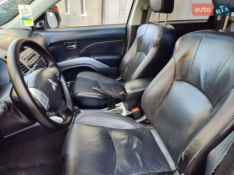 Позашляховик / Кросовер Mitsubishi Outlander XL 2008 в Івано-Франківську