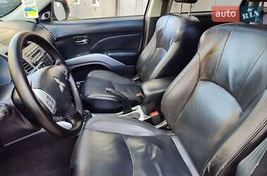 Позашляховик / Кросовер Mitsubishi Outlander XL 2008 в 