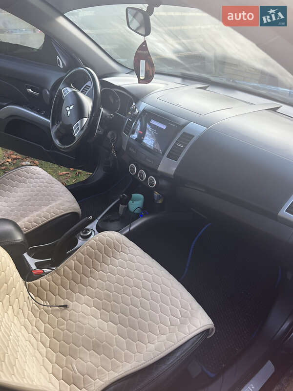 Позашляховик / Кросовер Mitsubishi Outlander XL 2007 в Могилів-Подільському