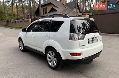 Внедорожник / Кроссовер Mitsubishi Outlander XL 2011 в 