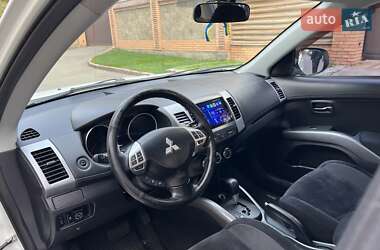Внедорожник / Кроссовер Mitsubishi Outlander XL 2011 в 