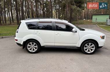 Внедорожник / Кроссовер Mitsubishi Outlander XL 2011 в 