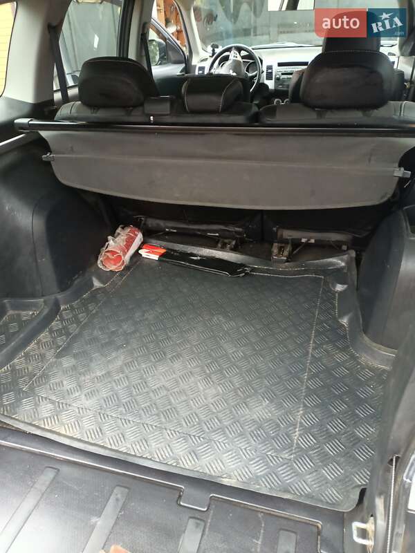 Внедорожник / Кроссовер Mitsubishi Outlander XL 2008 в Ромнах