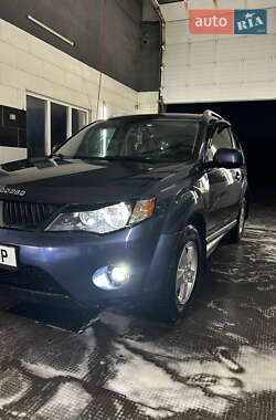 Позашляховик / Кросовер Mitsubishi Outlander XL 2009 в Новій Водолагі