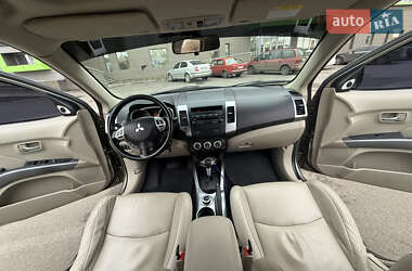 Внедорожник / Кроссовер Mitsubishi Outlander XL 2007 в Кривом Роге